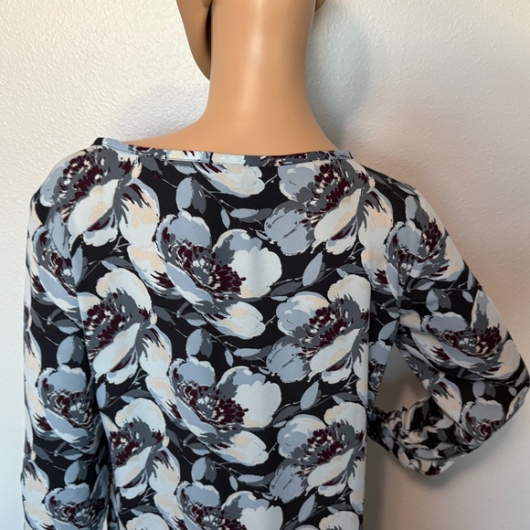 LOFT Women’s Top (Size S) - Picture 13 of 14